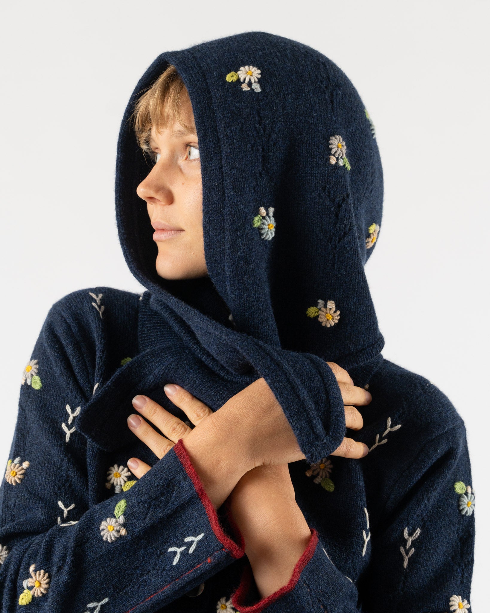 YanYan Daisy Tie Hood in Navy