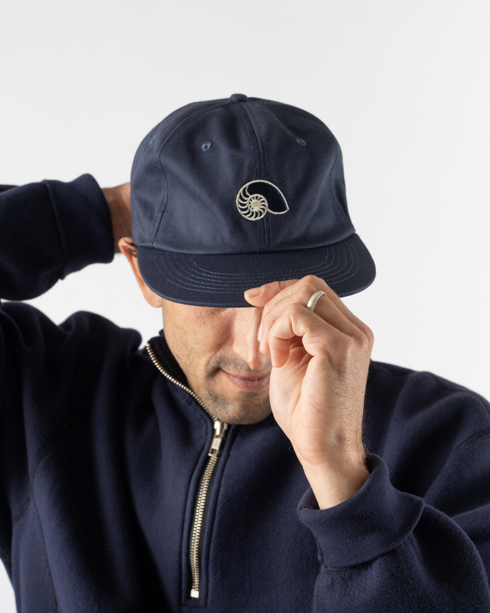 Aaron Levine Nautaulis Cap in Navy