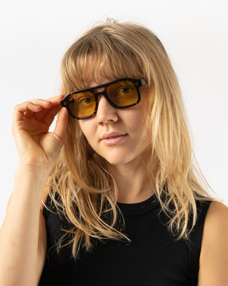 AKILA DILLINGER Sunglasses in Tortoise/Yellow