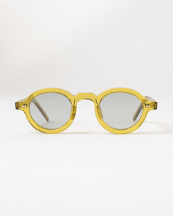 AKILA KAYA Sunglasses in Yellow/Grey