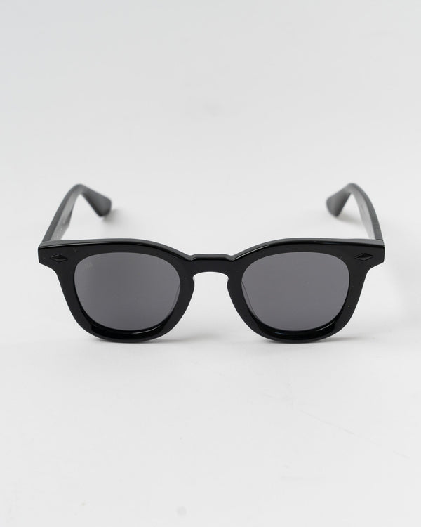 AKILA LUNA Sunglasses in Black