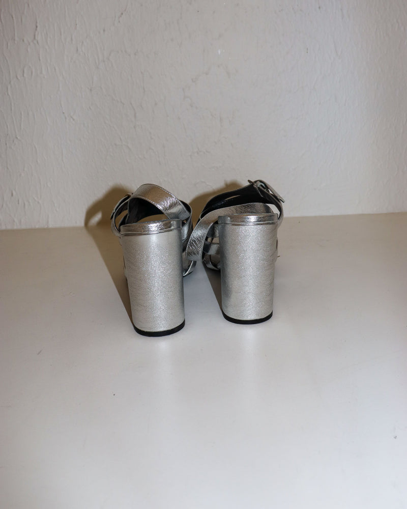 Pre-owned: Alumnae Leather Slingback Heels in Silver