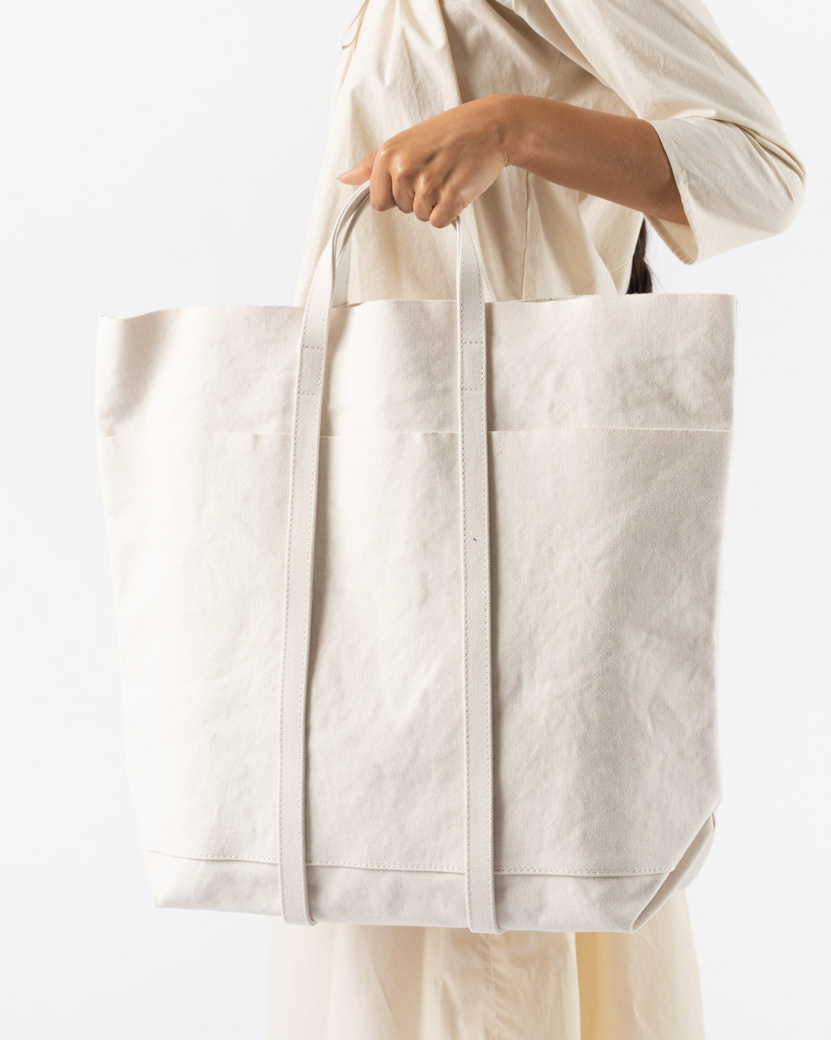 Amiacalva Washed Canvas 6 Pocket T Tote in White