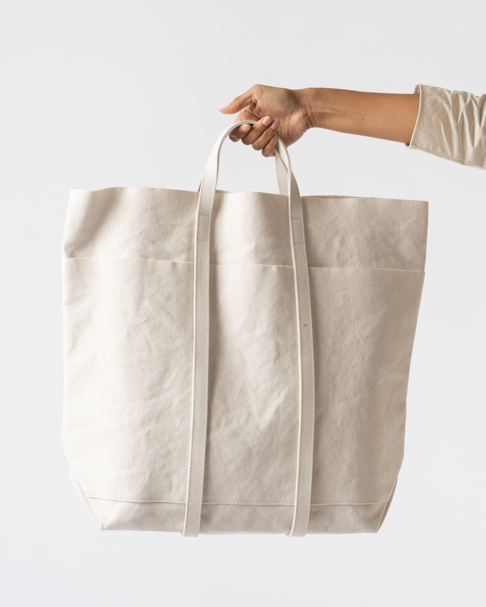Amiacalva Washed Canvas 6 Pocket T Tote in White