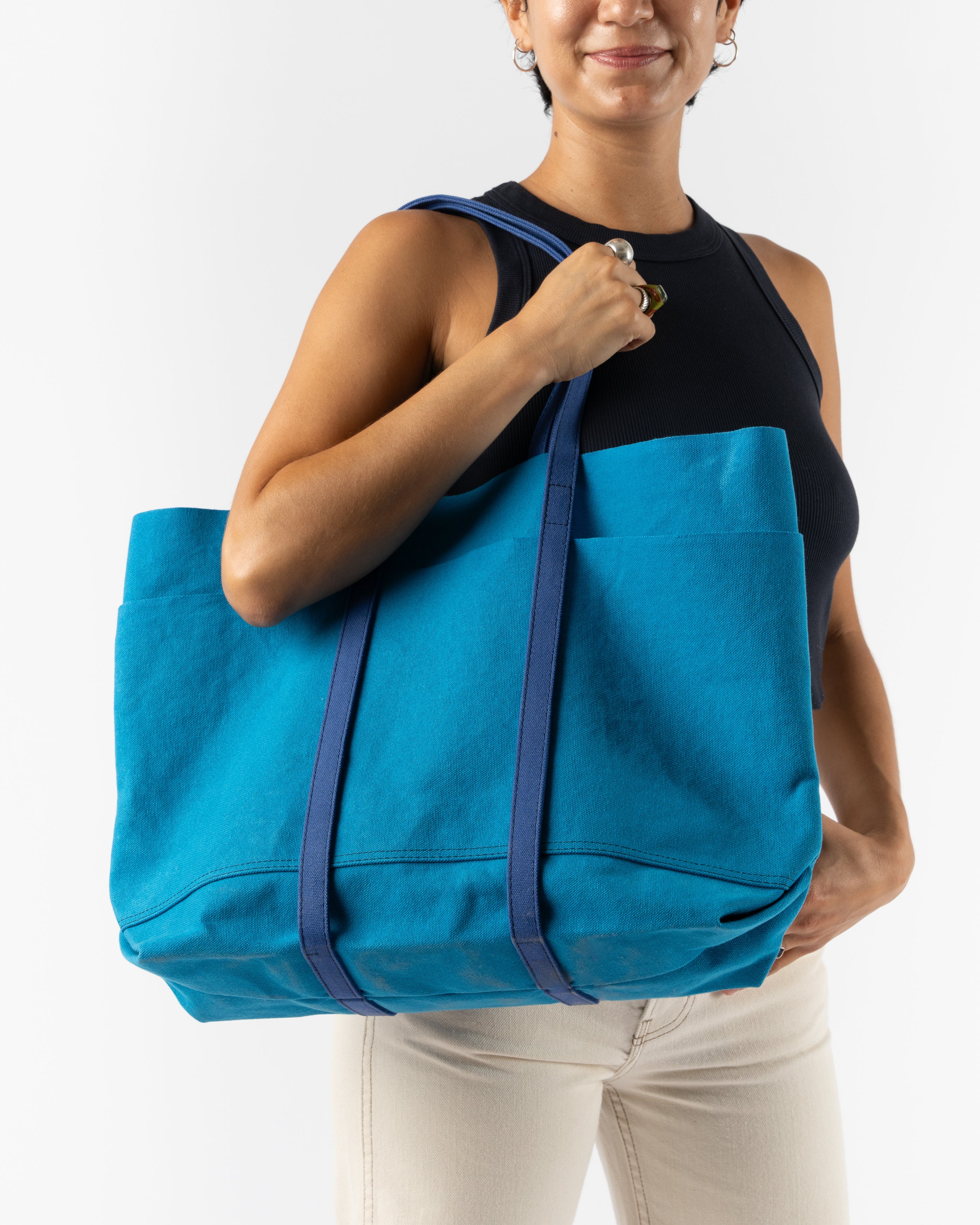 Amiacalva Medium Light Ounce Canvas Tote in Blue x Blue