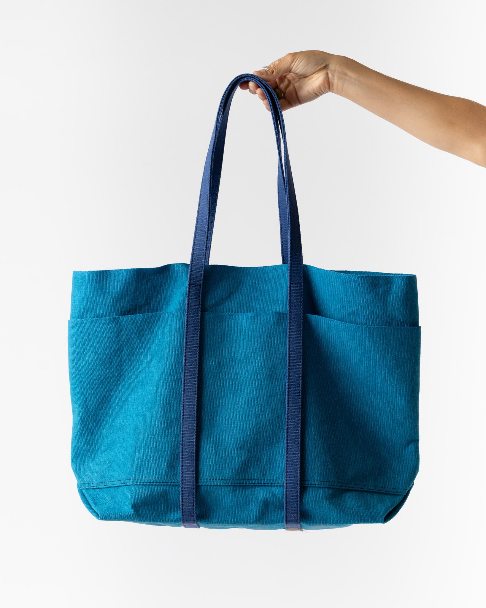 Amiacalva Medium Light Ounce Canvas Tote in Blue x Blue