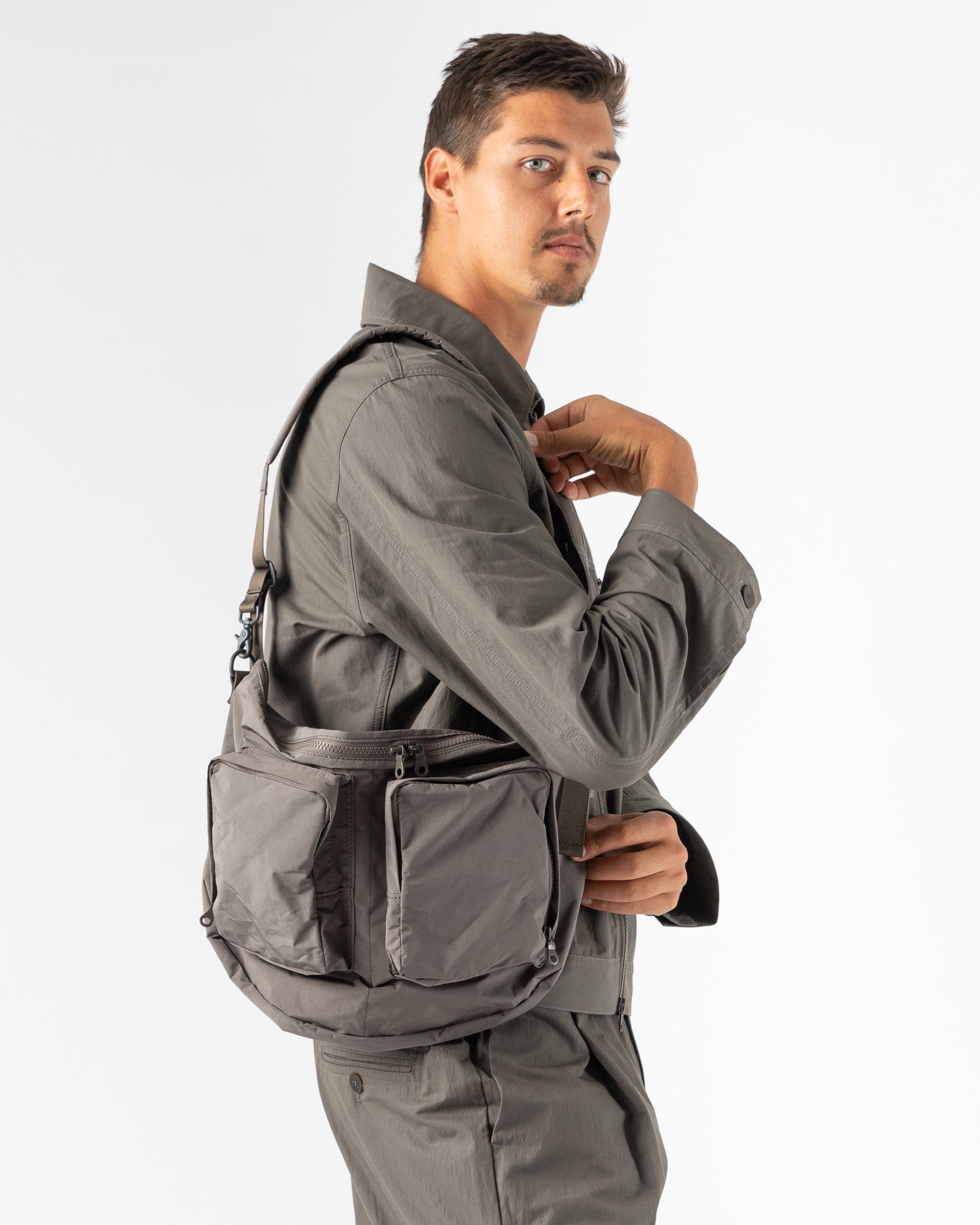 Amiacalva Split Yarn Backpack in Grey