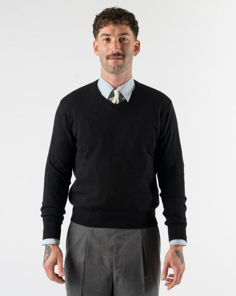 Auralee Super Fine Cashmere Silk Knit V-Neck P/O in Black Curated