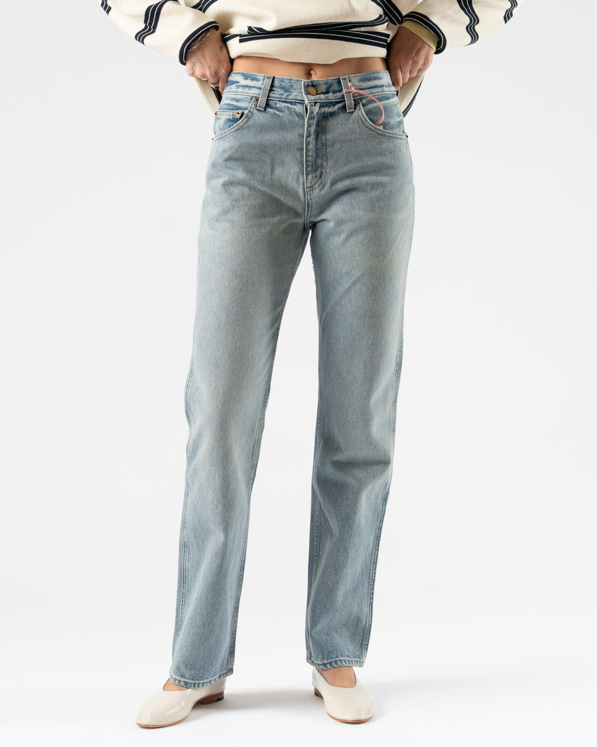 B Sides Mira Jean in Ed Wash Curated at Jake and Jones