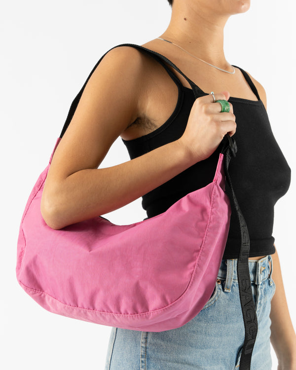Baggu Medium Nylon Crescent Bag in Azalea Pink