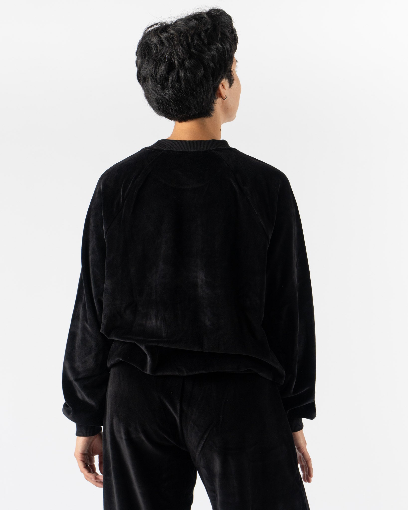 Baserange Rim Raglan Sweatshirt in Black