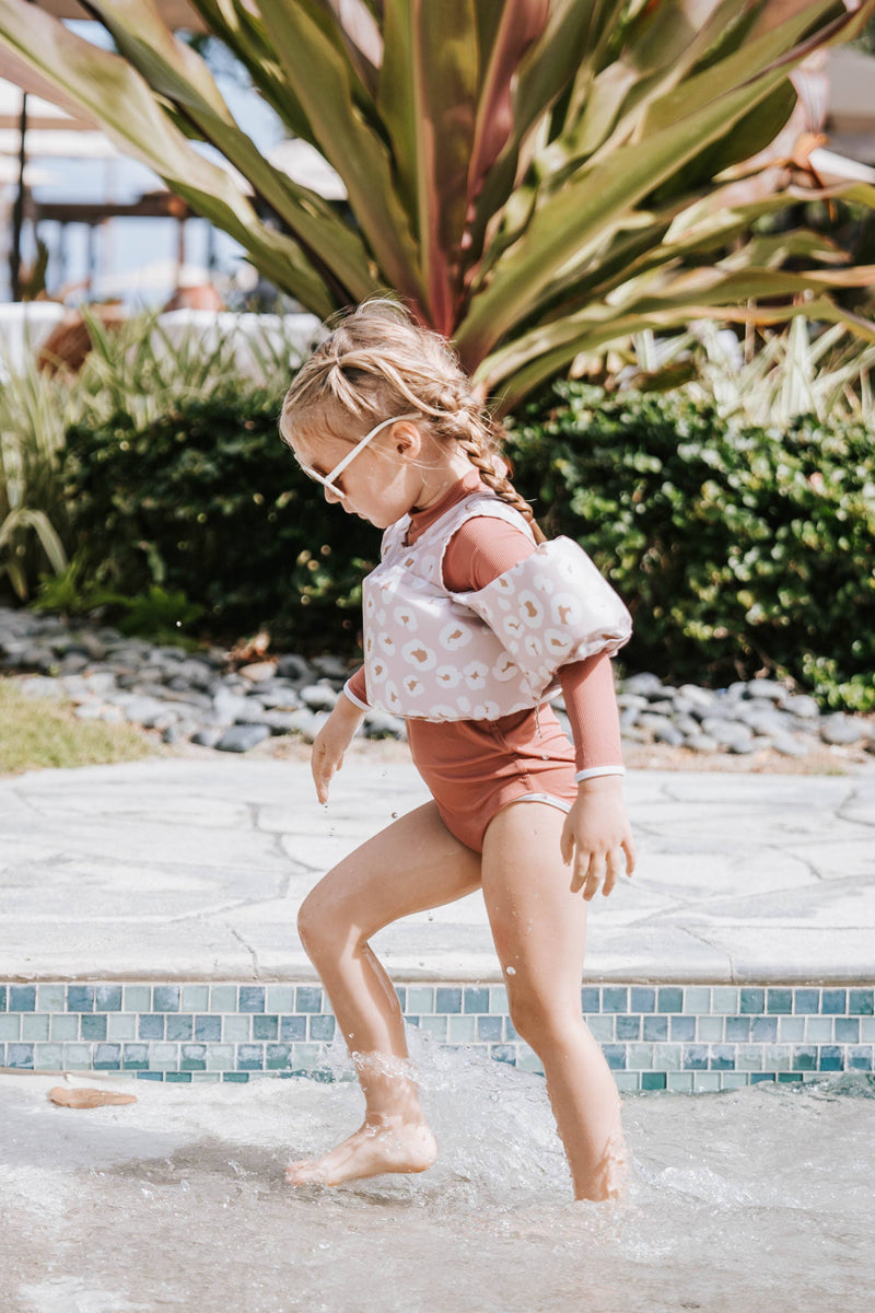 ava + oliver Swim Float in Leopard