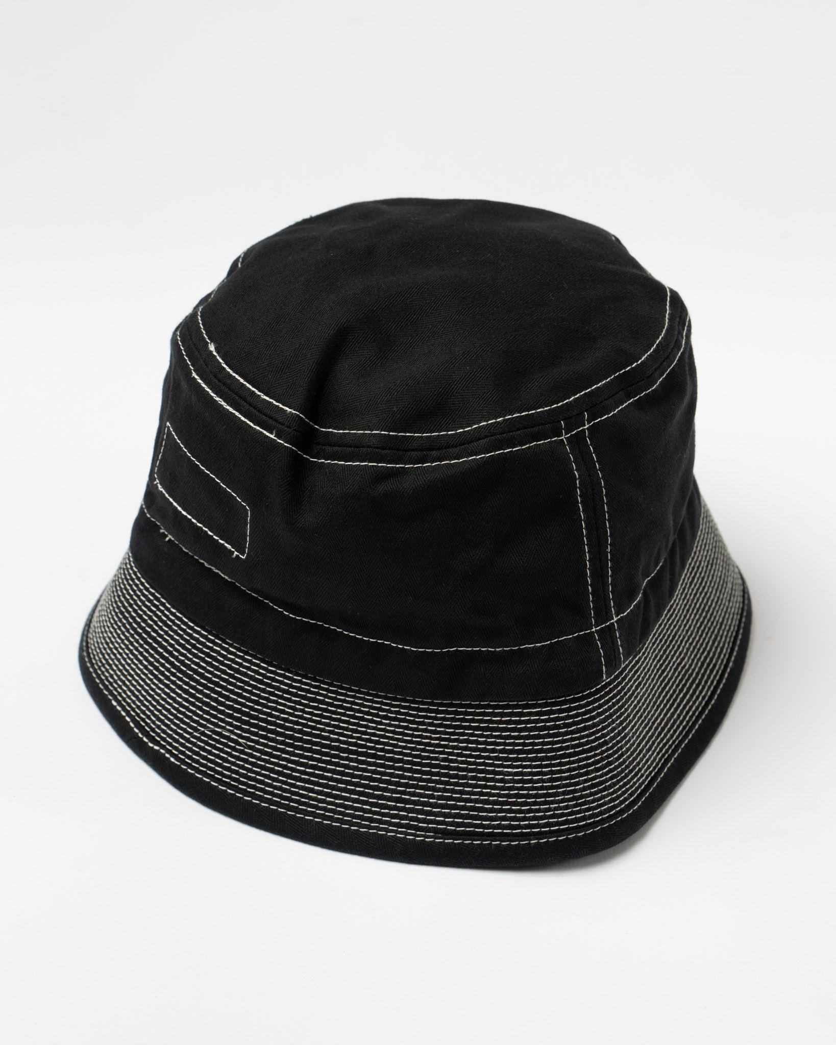 Câbleami Organic Cotton Herringbone Bucket Hat in Black