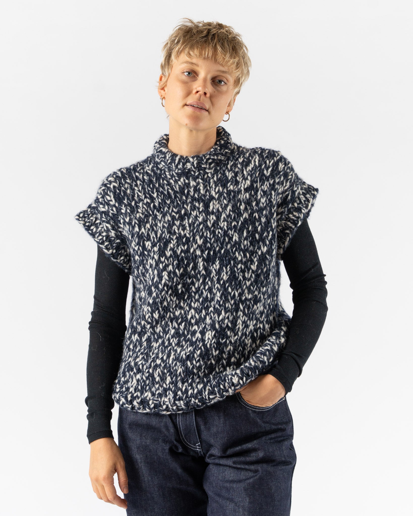 CASEY CASEY Sleeveless Jumper in Night/White