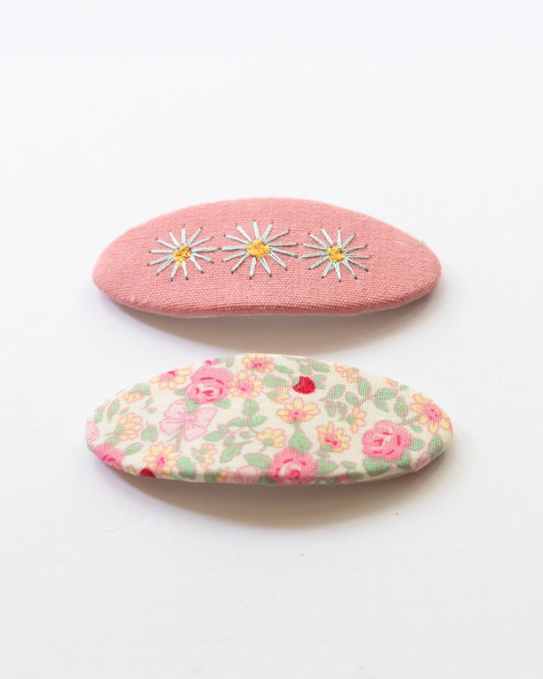 Tangle Shiny Stars Embroidered Hair Snap Clips in Coral Pink