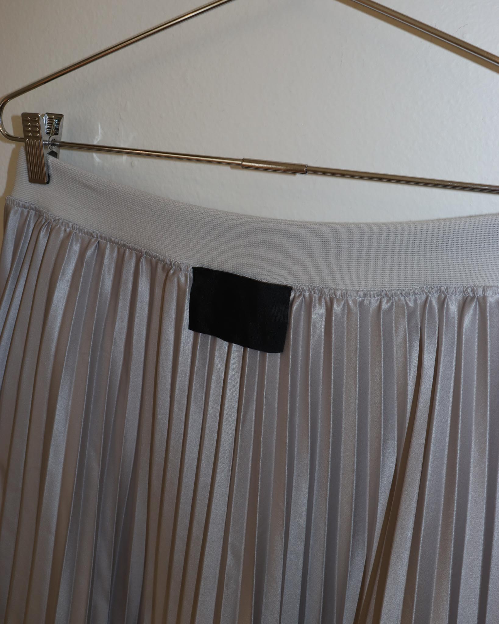 Pre-owned: Cog The Big Smoke Giovanna Accordion Skirt in Silver