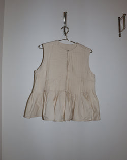 Pre-owned: EGG Trading Pleated Canvas Top