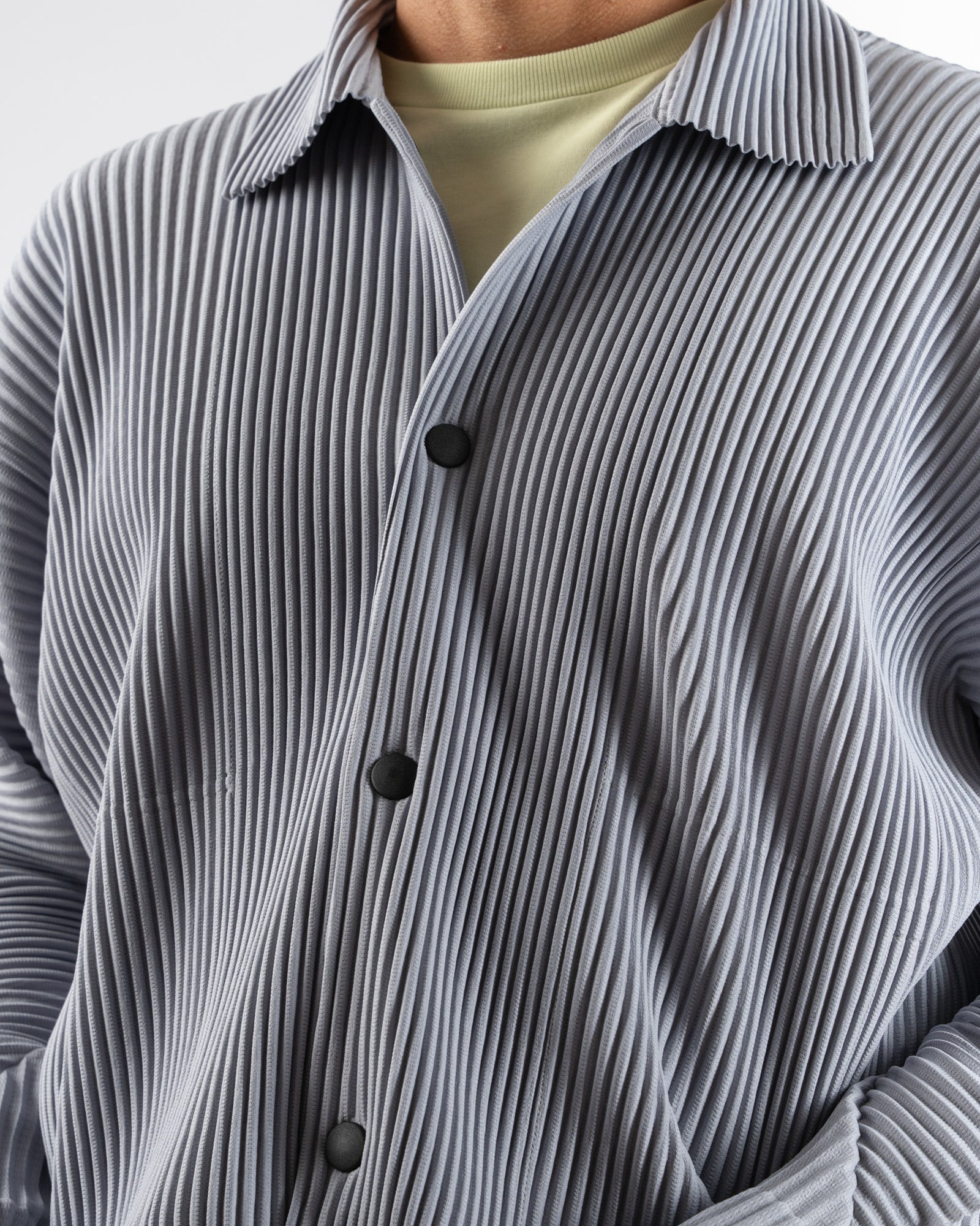MONTHLY COLOR AUGUST – ISSEY MIYAKE ONLINE STORE
