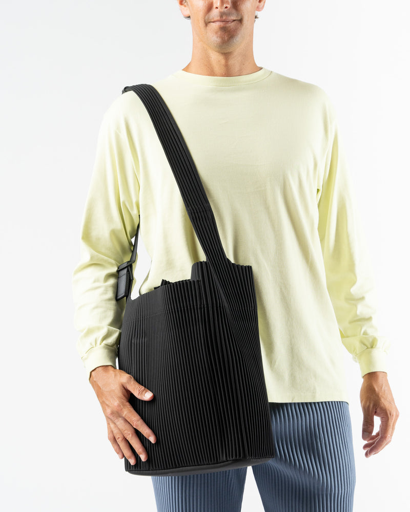 Homme Plissé Issey Miyake Utility Bag in Black