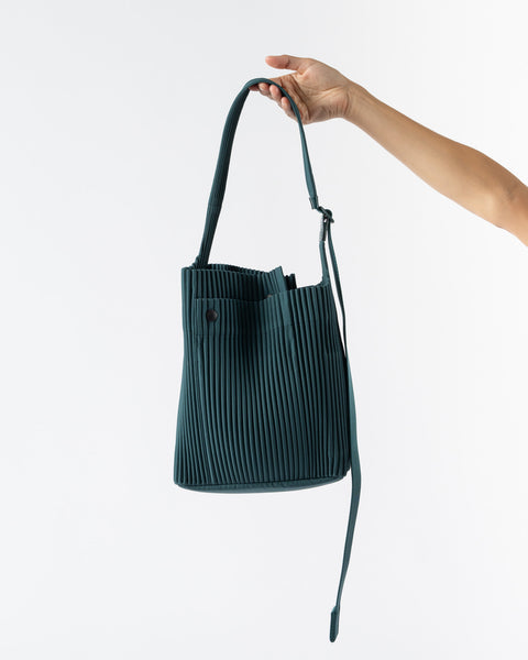 hommes-plisse-utility-bag-dark