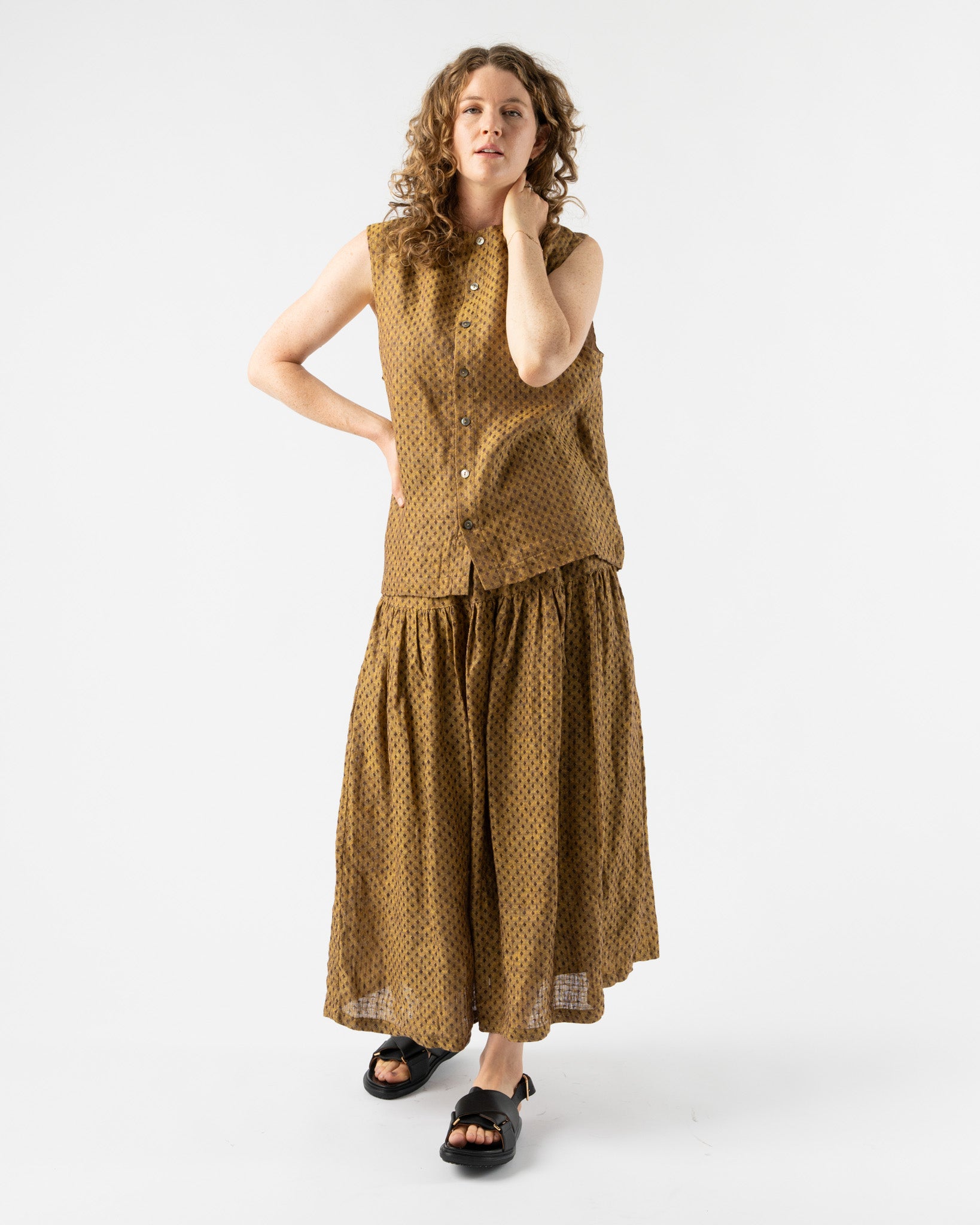 Ichi Antiquités Linen Dobby Pullover in Camel
