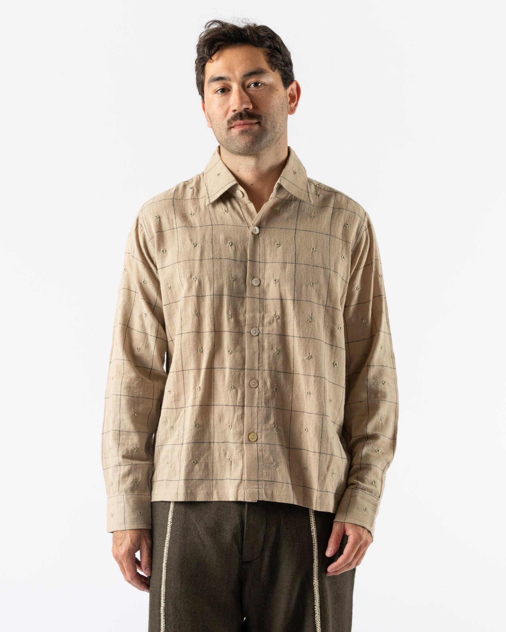 Kartik Research Box Shirt in Beige/Indigo