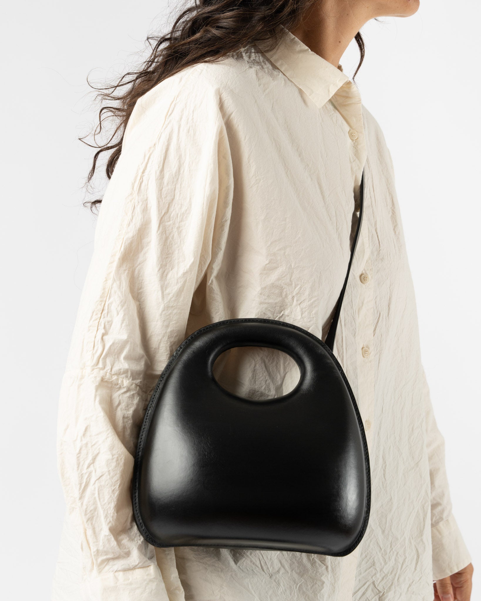 SS25 LEMAIRE◆EGG BAG Black Egg Bag | LEMAIRE