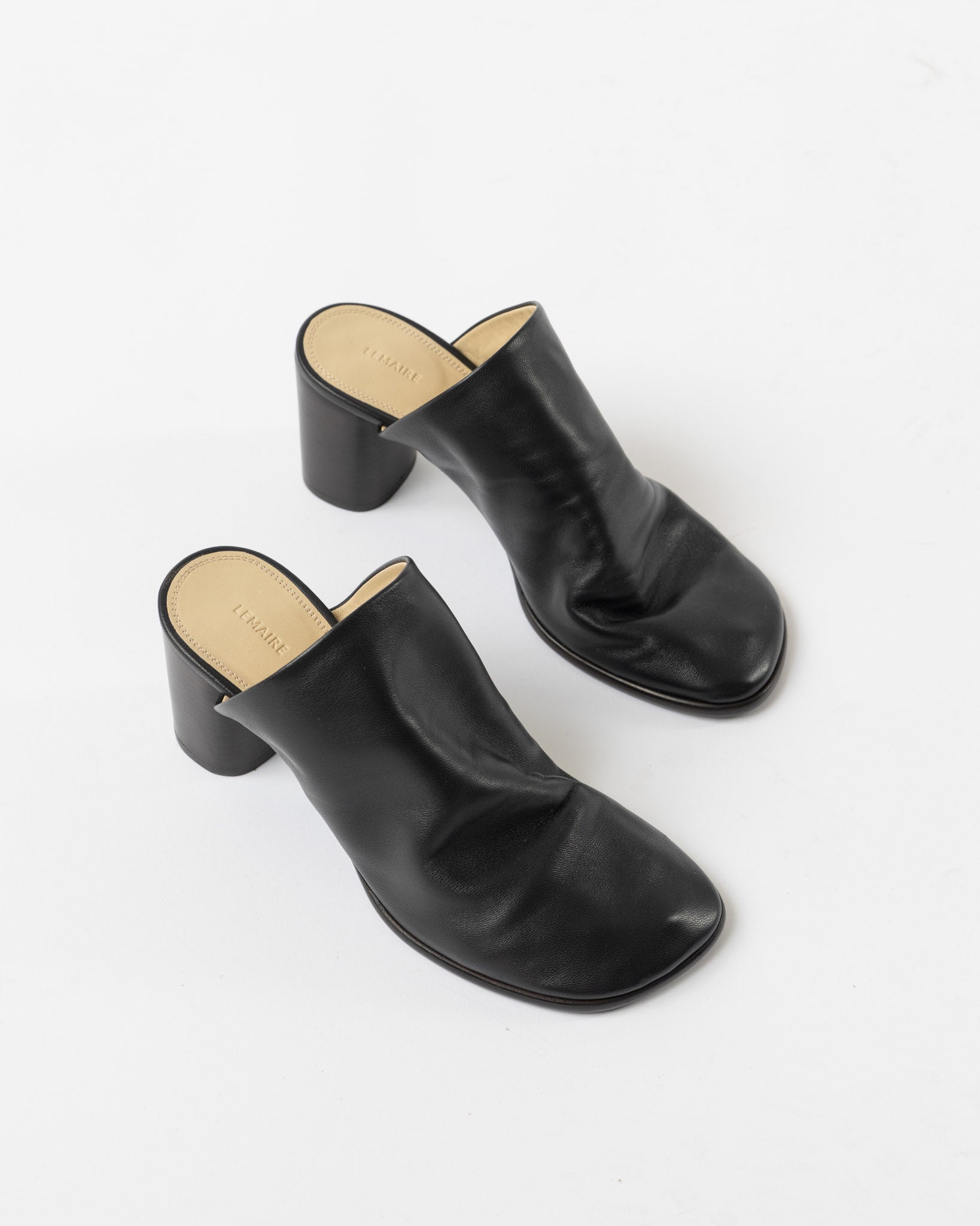 LEMAIRE ミュール牛革 Lemaire Glove Mules in Dark Chocolate Curated at Jake and Jones