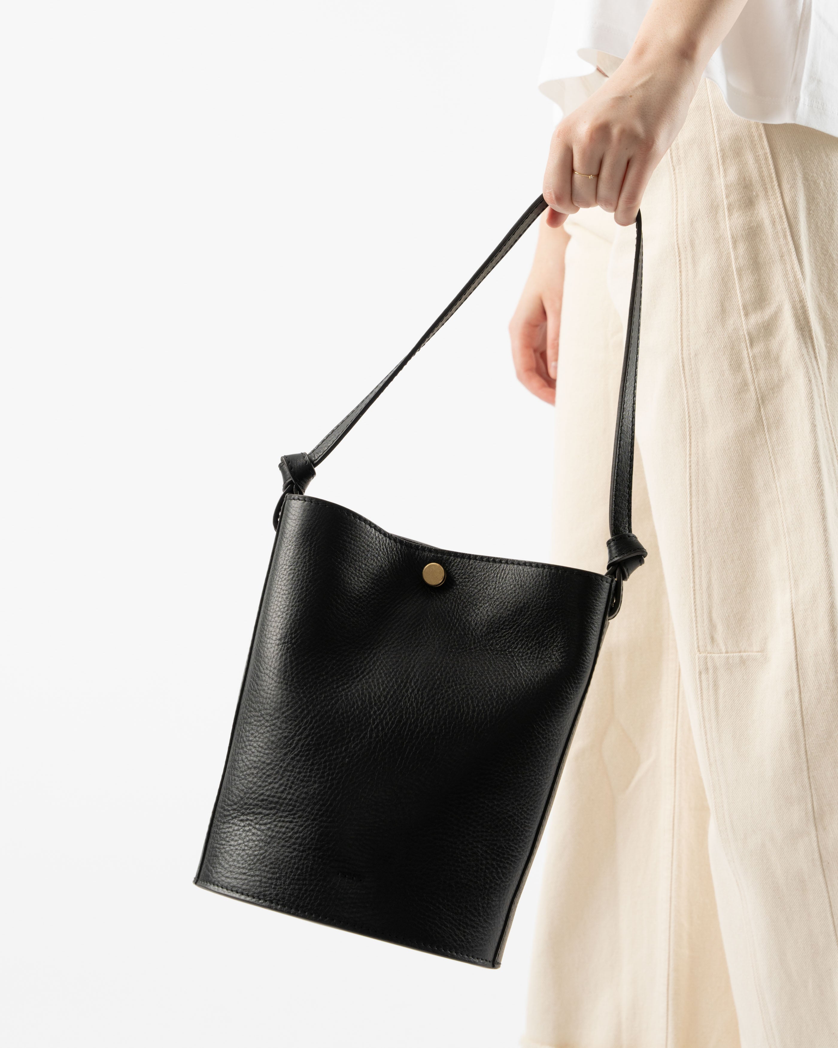 LINDQUIST Small Hilma in Black