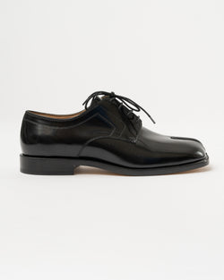 Maison Margiela Tabi Lace Up in Black