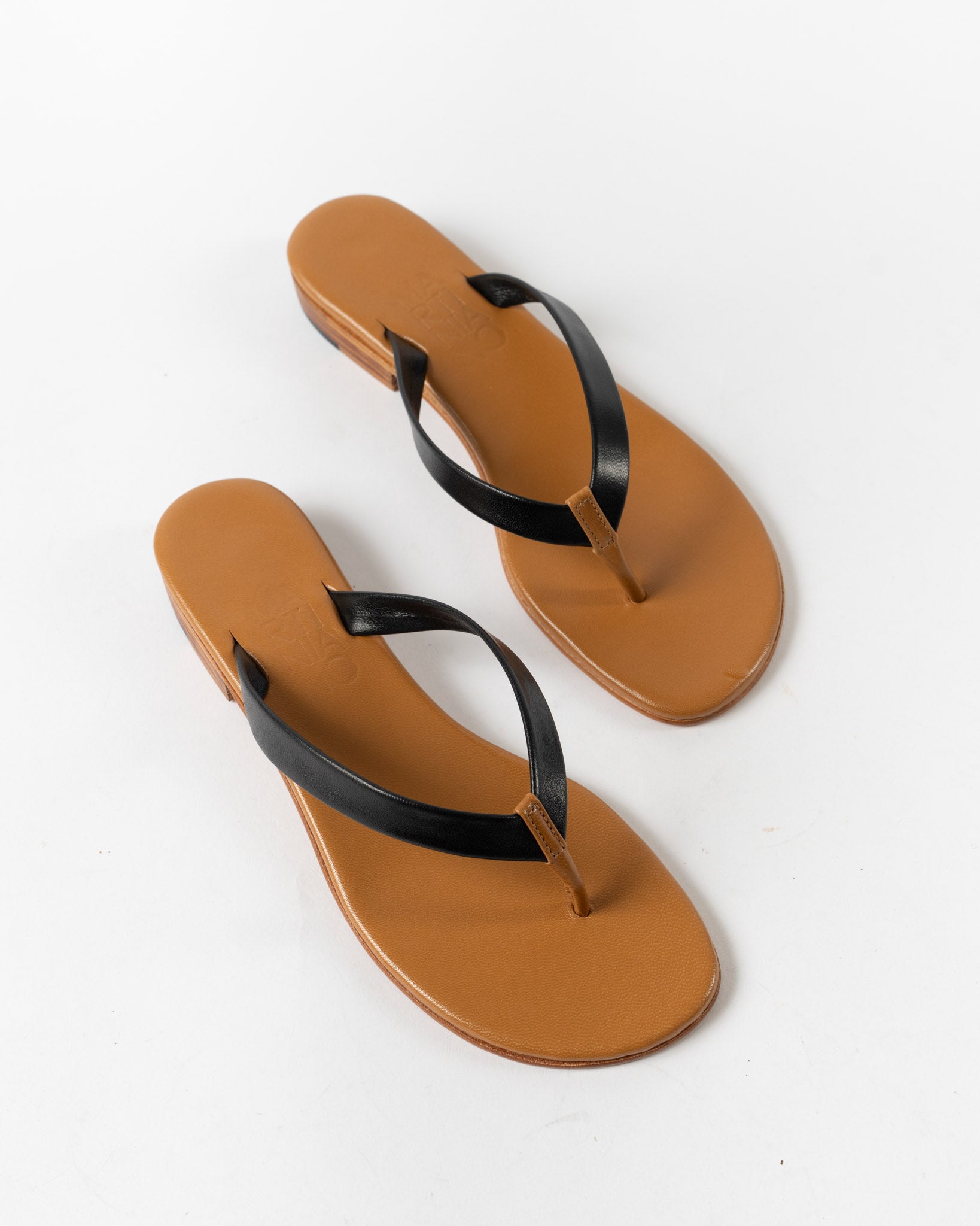 Martiniano Flip Flop in Black/Saddle