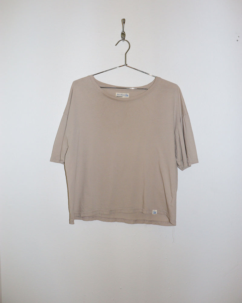 Pre-owned: Merz B. Schwanen Cropped Blank Tee in Cream