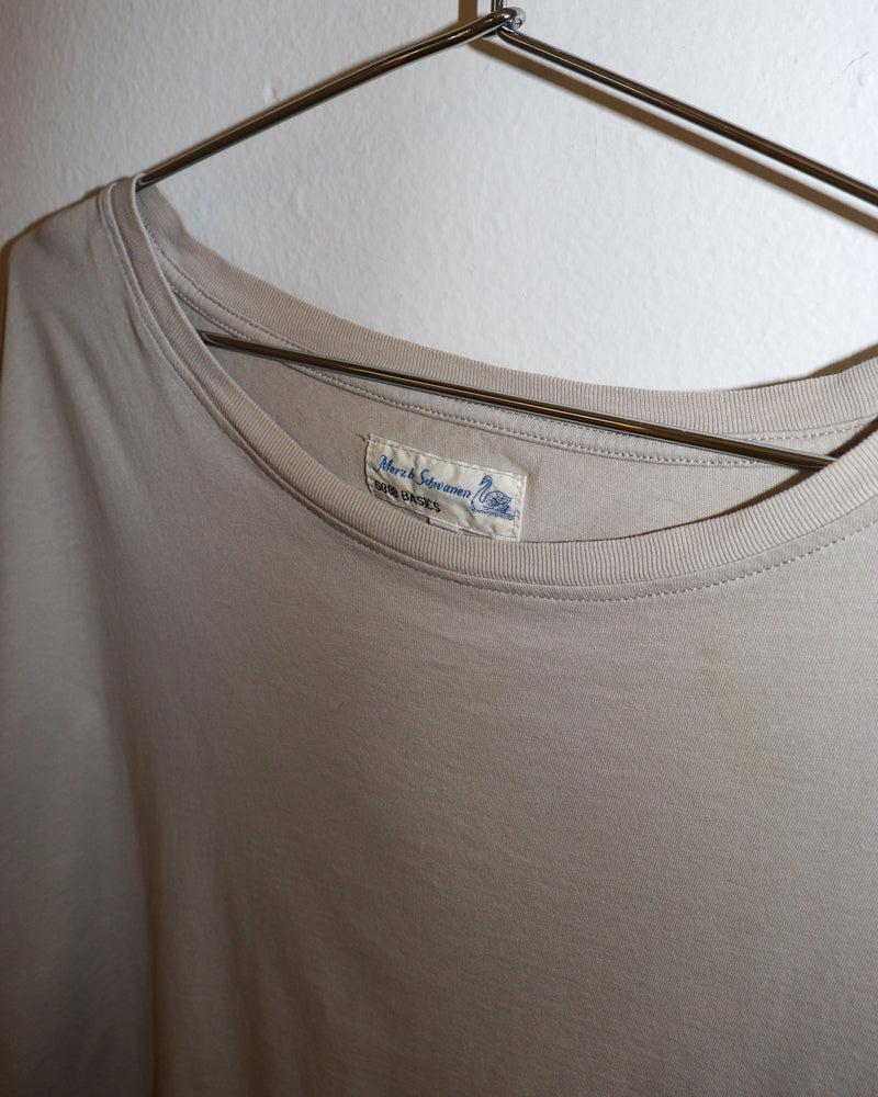 Pre-owned: Merz B. Schwanen Cropped Blank Tee in Cream