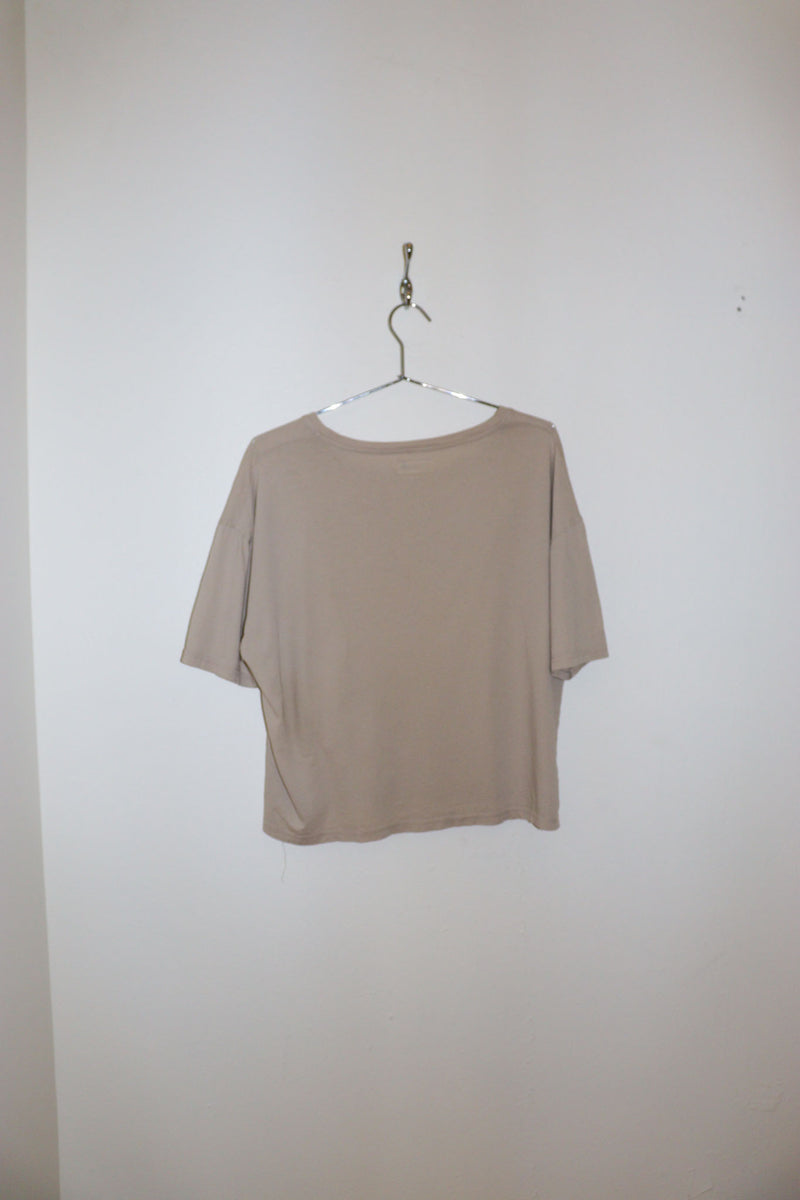 Pre-owned: Merz B. Schwanen Cropped Blank Tee in Cream