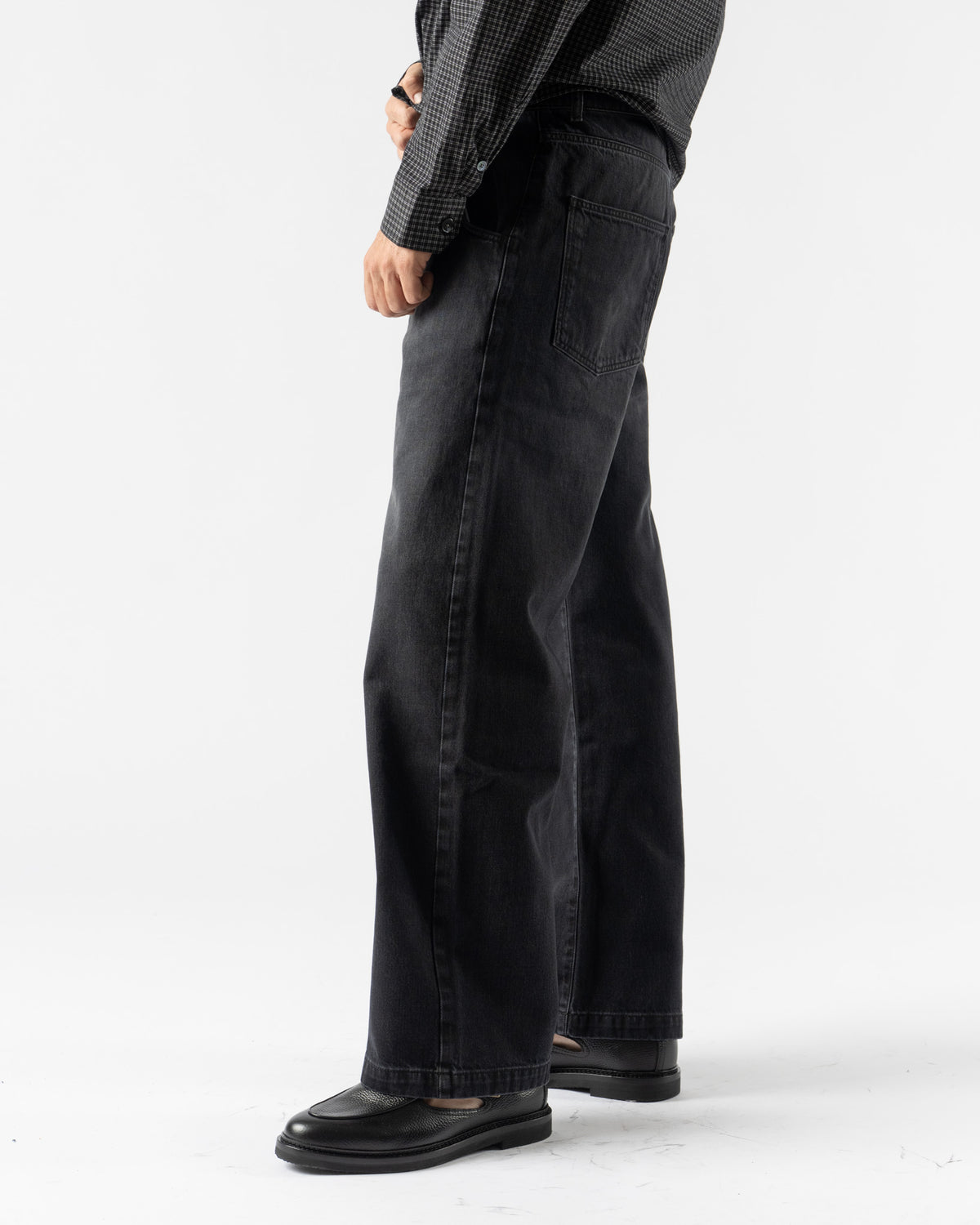 mfpen Straight Cut Jeans in Faded Black