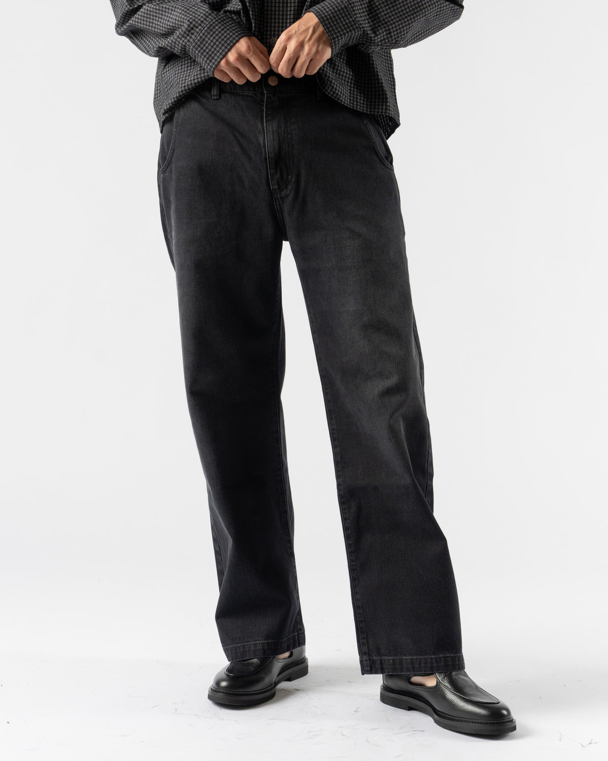 mfpen Straight Cut Jeans in Faded Black