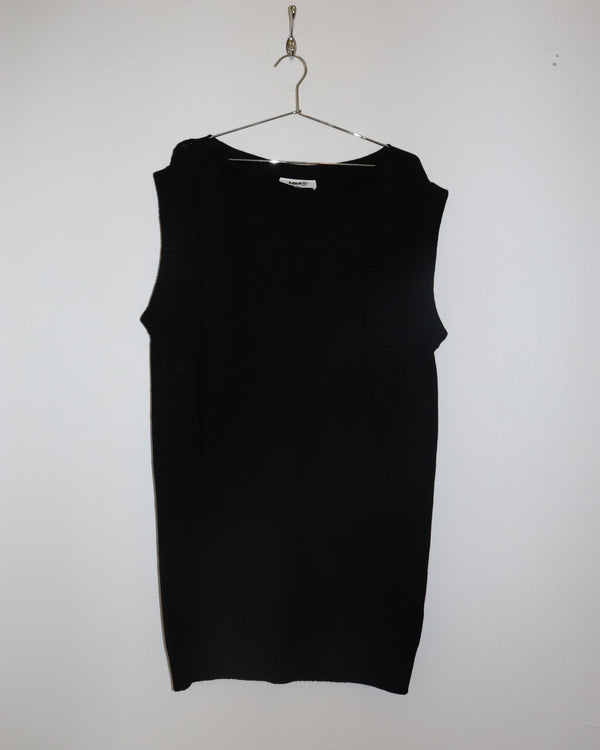 Pre-owned: MM6 Maison Margiela Knitted V-Neck Vest in Black