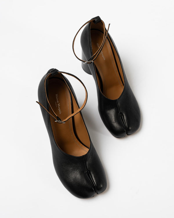 Maison Margiela Tabi Pumps in Black