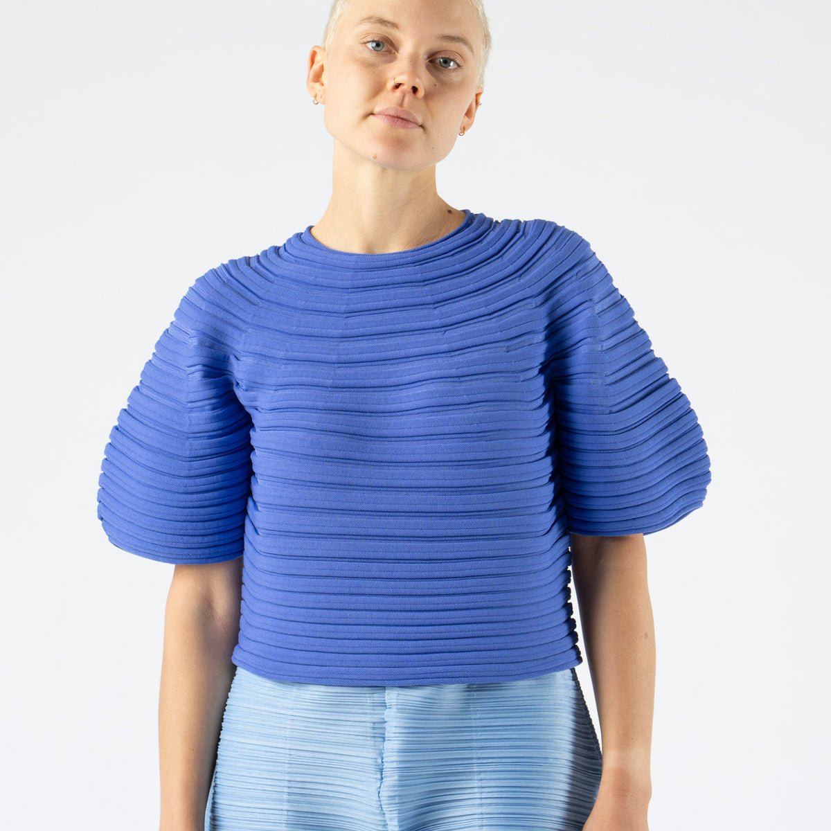 pleats-Mushroom-Knit-in-Steel- 