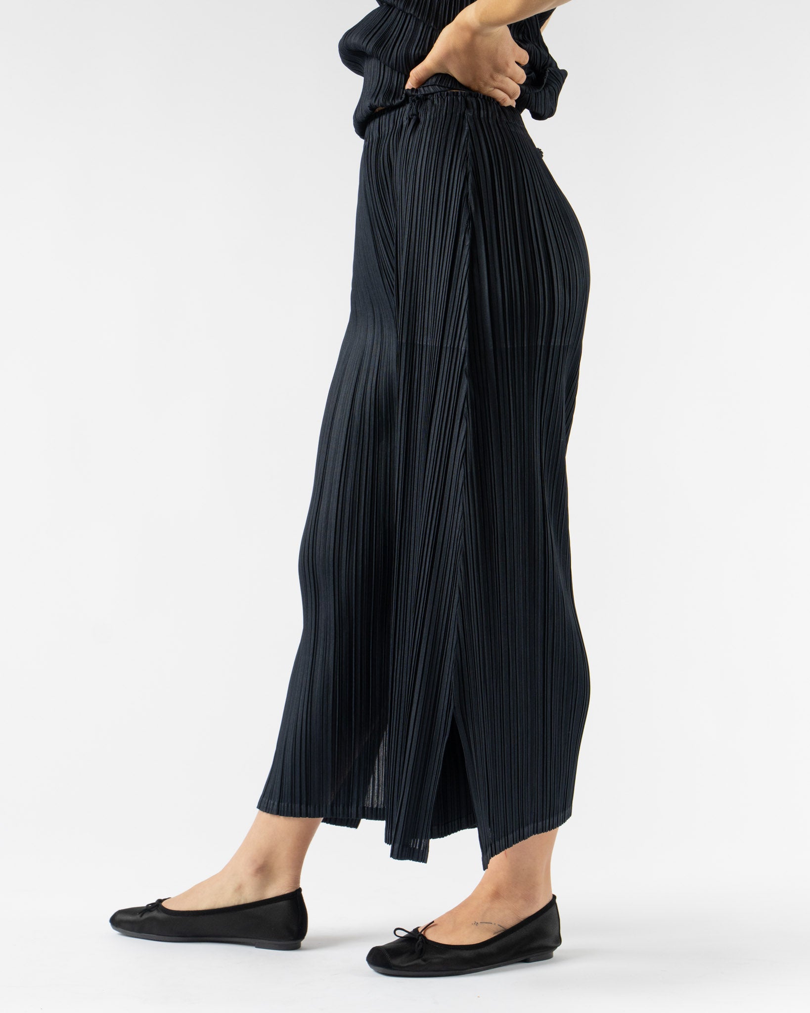 Pleats Please Issey Miyake Mellow Pleats in Blue Black