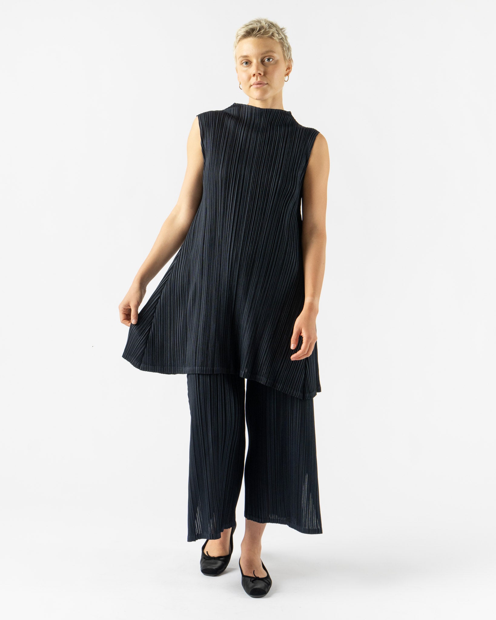 Pleats Please Issey Miyake Mellow Pleats in Blue Black