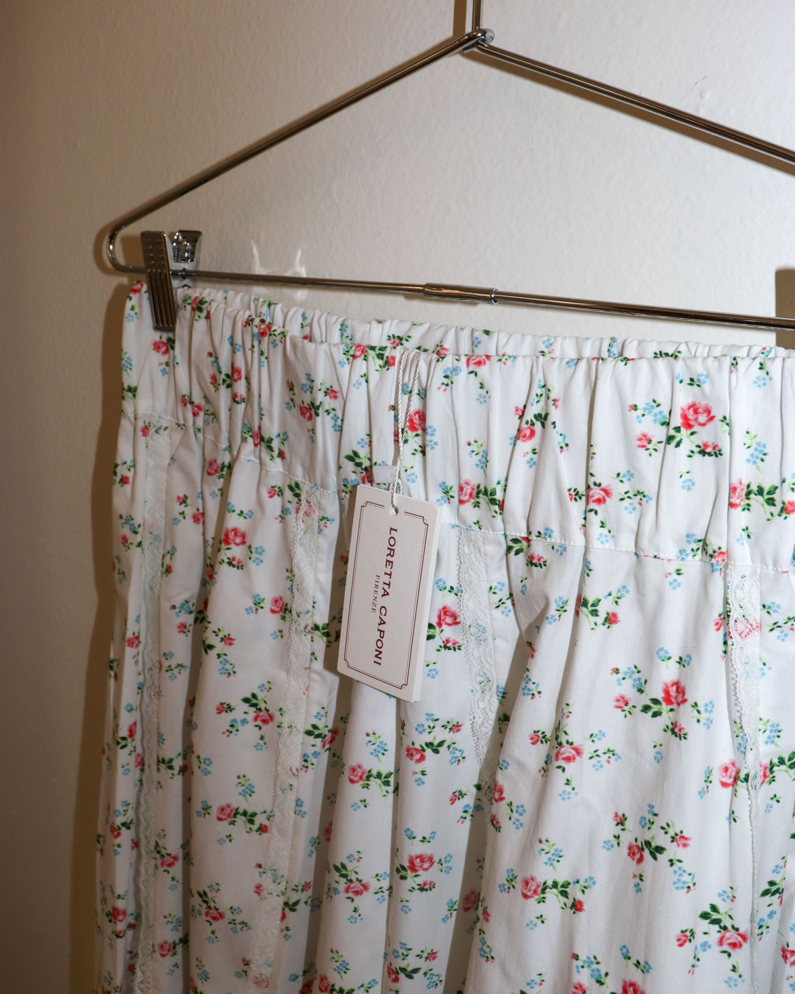 Pre-owned: Loretta Caponi Romantic Roses Skirt