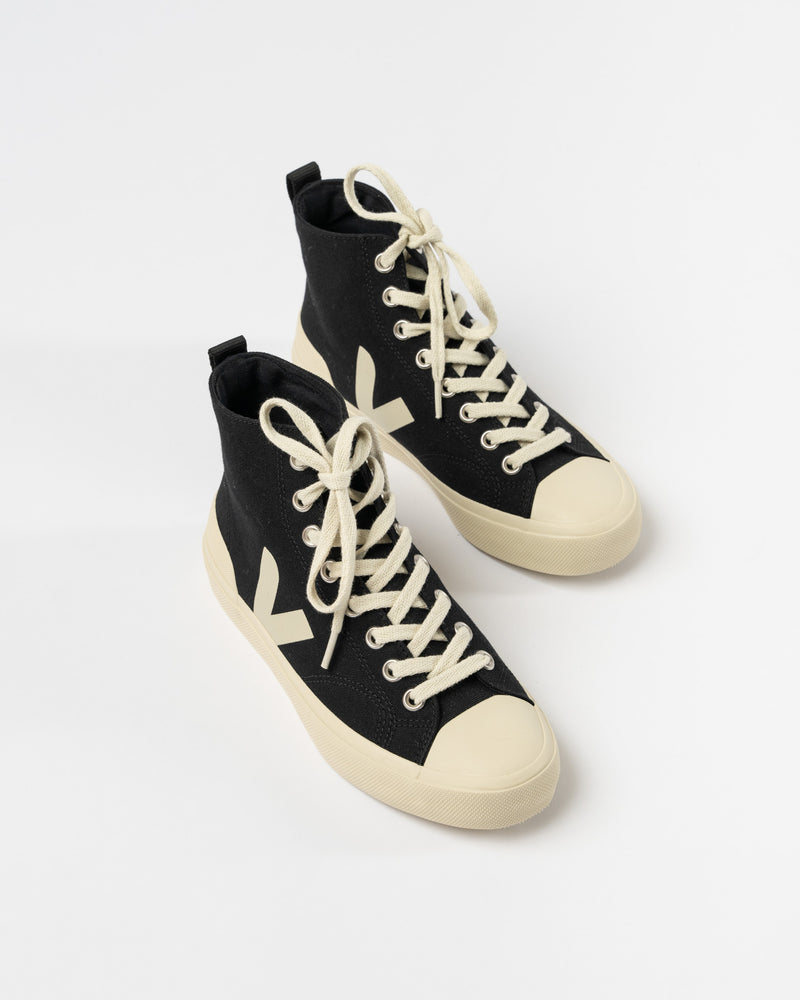 Veja Wata II Canvas/Black Pierre