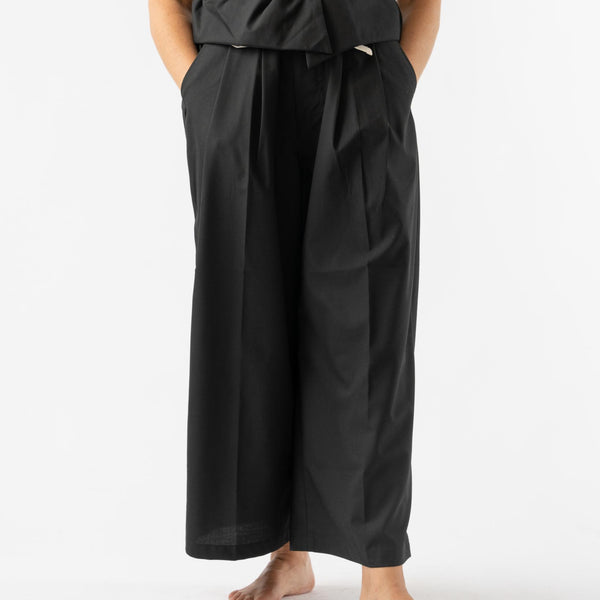 sillage-gurkha-pants-in-black- 