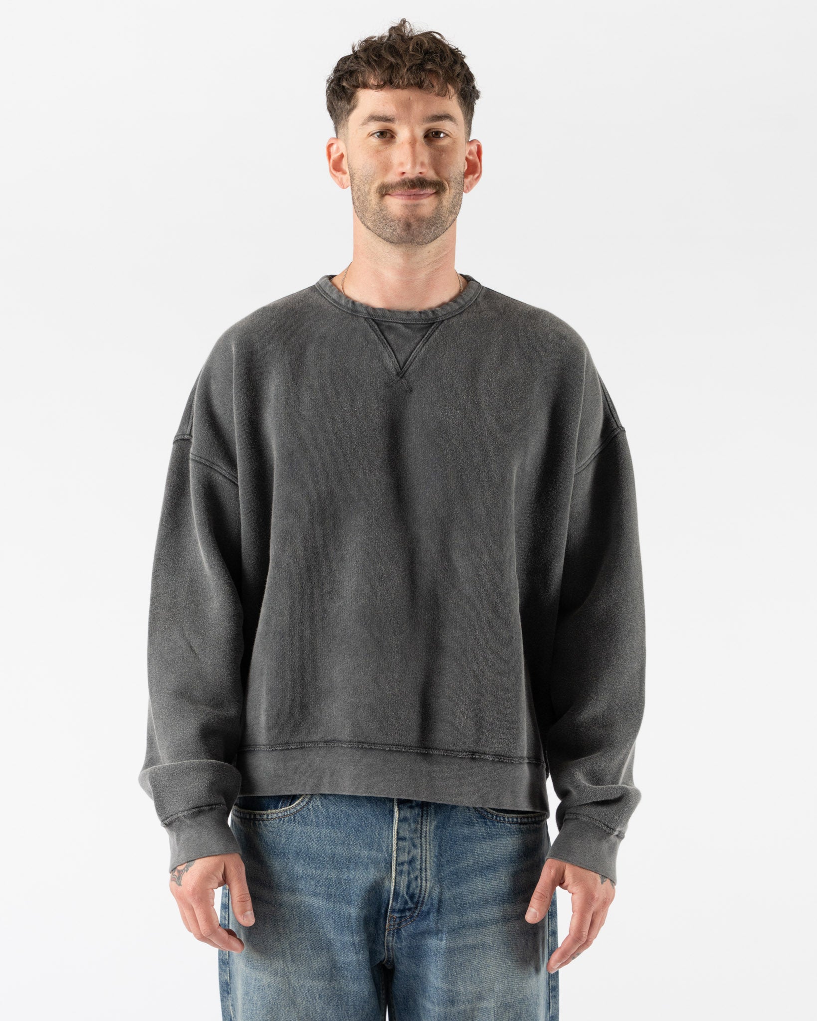 Sunflower Crew Sweat in Washed Anthracite