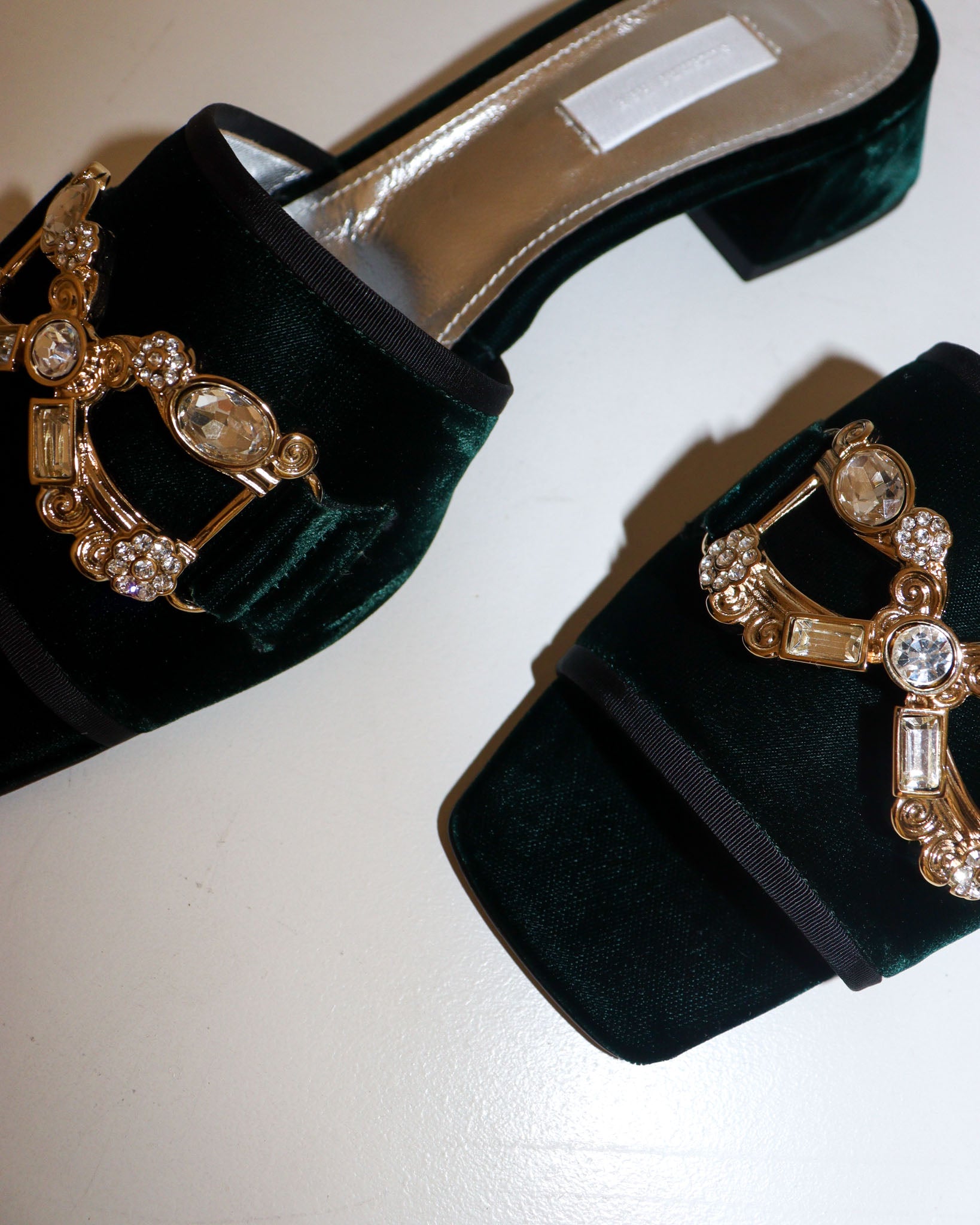Pre-owned: Suzanne Rae Boulevardier Pave Slide in Velvet Green