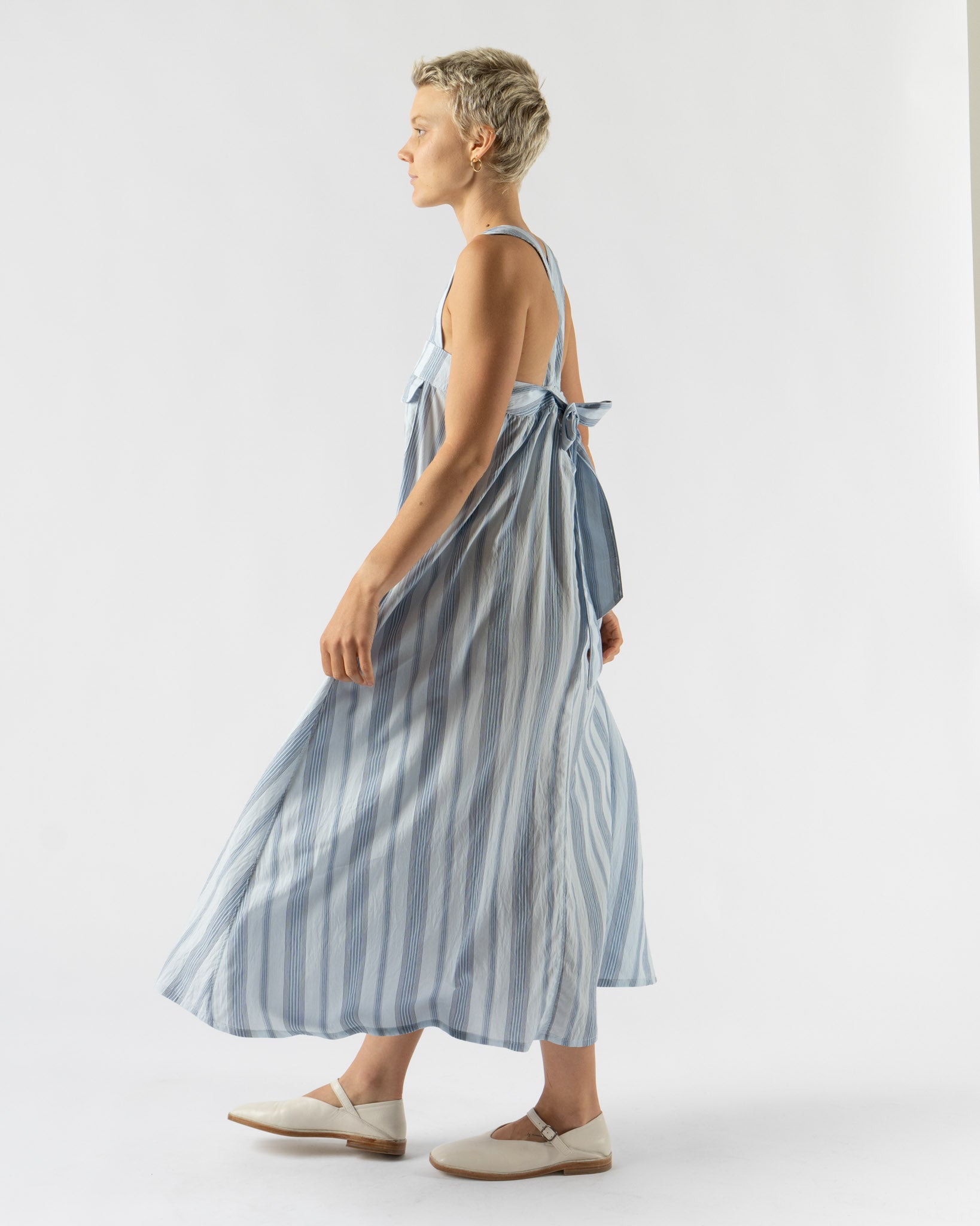 tActi Cinch Dress in Light Blue Wide Stripe