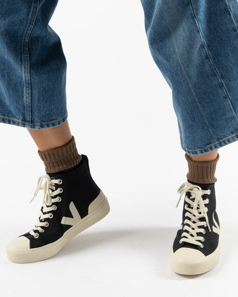 Veja Wata II Canvas/Black Pierre