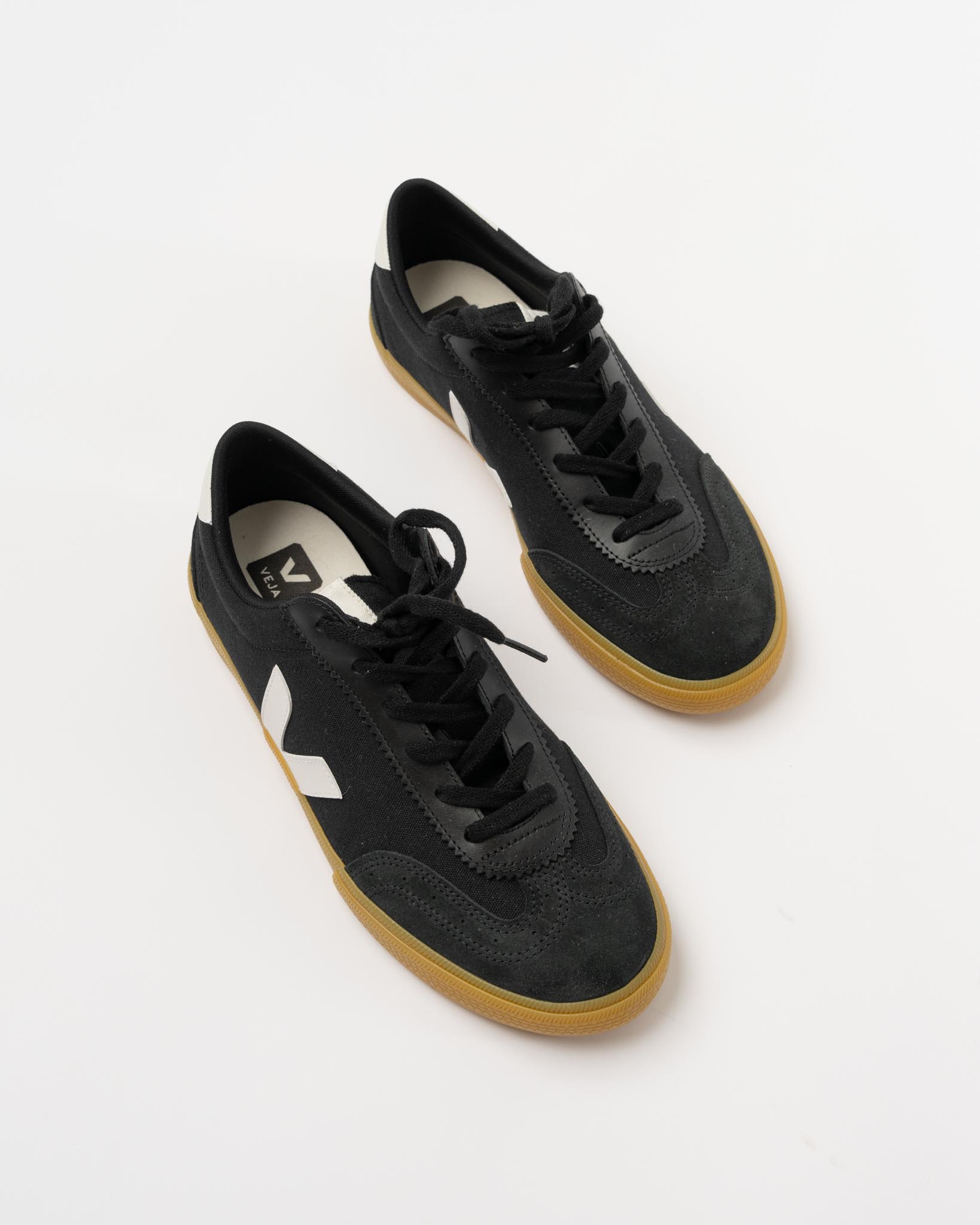 Veja Volley Black/White/Natural