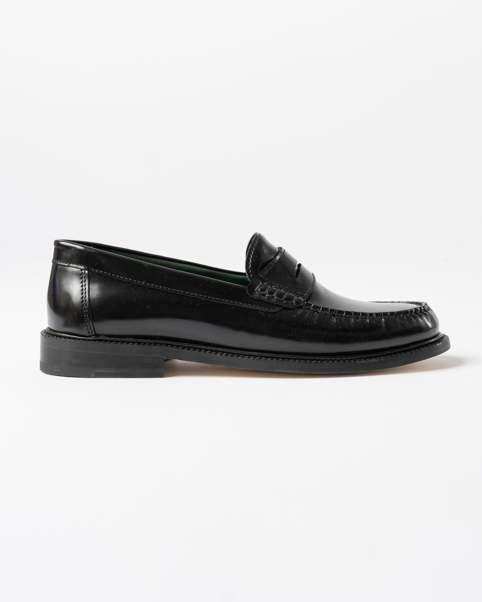 Vinny's Yardee Moccasin Loafer in Black Polido Leather